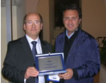 San Giovanni Rotondo NET - Il vincitore, Nicola Cascavilla premiato dal sindaco Gennaro Giuliani